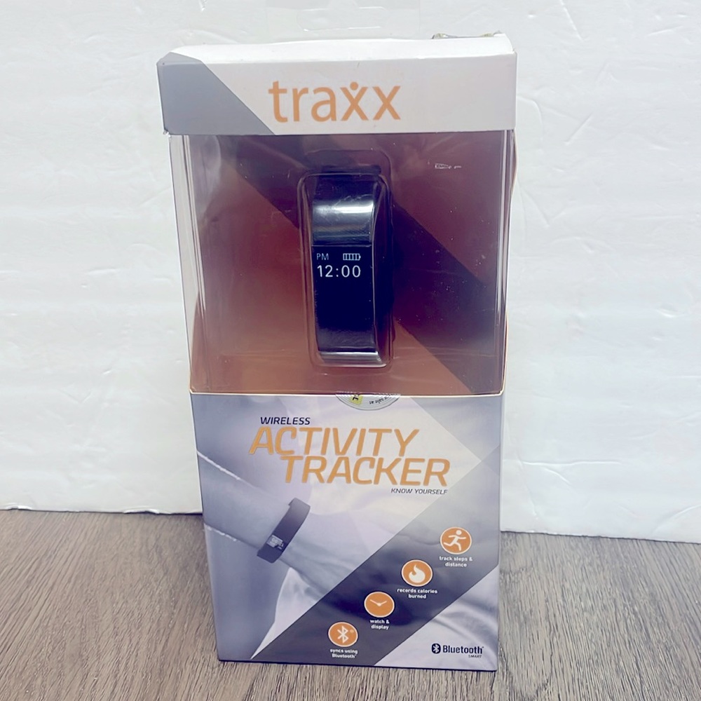 NIB Traxx Activity Tracker Black Band Bluetooth New